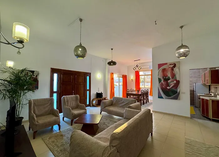 Apartment Zowaar Homes *